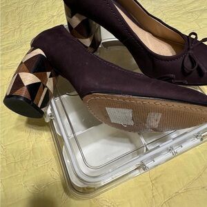 Chic Brown Geometric Heel Pumps